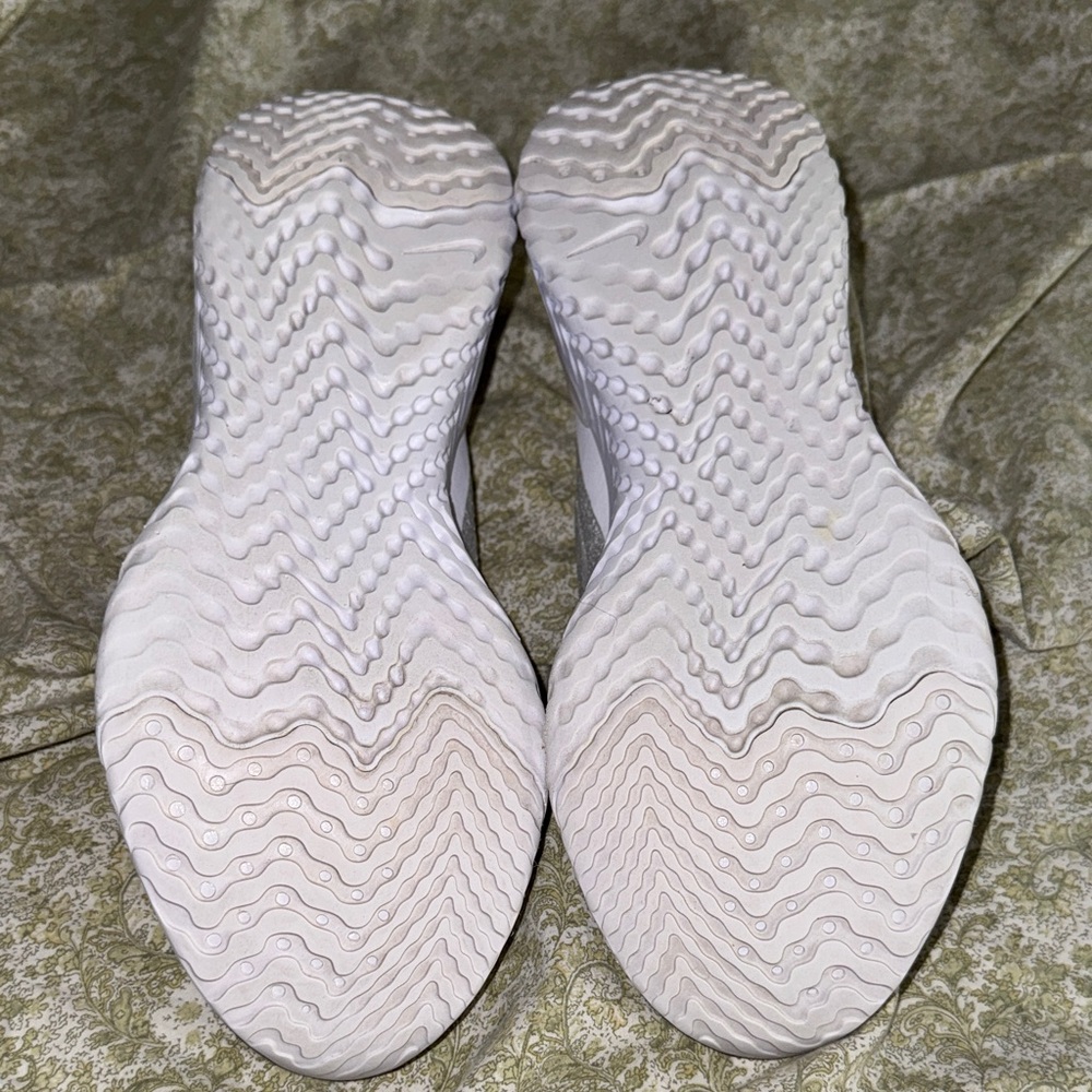 Nike Epic Phantom React Women's Slip-On Sneakers - image 7